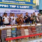 Bea Cukai Sampit Musnahkan Ribuan Rokok dan Ribuan Liter Miras Ilegal Senilai RP1,3 Miliar