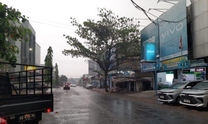 Kemarau Panjang dan Asap Karhutla Selimut Kotim, Sampit Akhirnya Diguyur Hujan