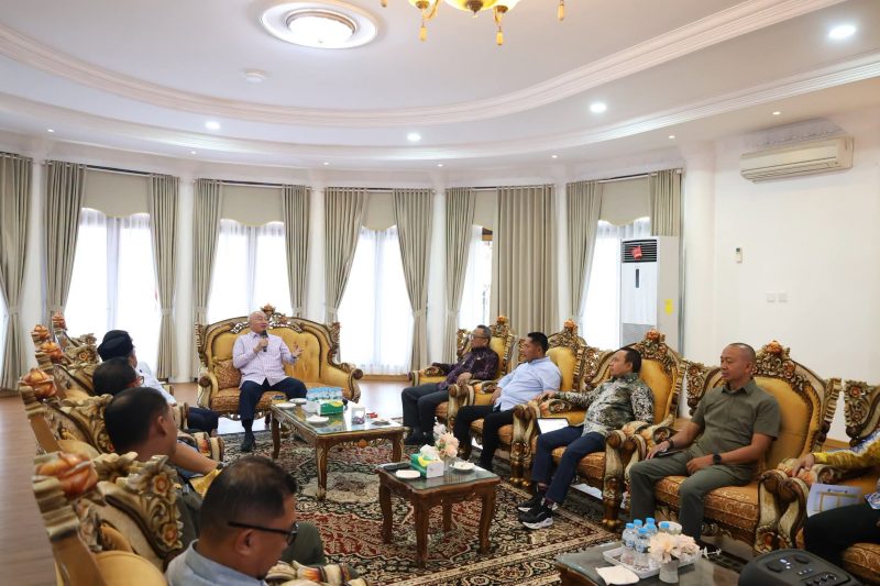 Pertemuan tersebut menjadi bagian dari penguatan sinergi antara pemerintah provinsi dan kabupaten dalam menangani persoalan yang membutuhkan kerja sama lintas wilayah.