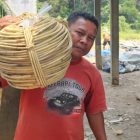 Kisah Kades Frans Dudy Karau Kuala: Rawat Tradisi Keluarga Mengurus Rotan