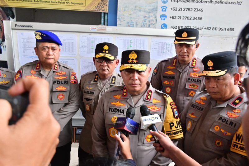 Rombongan jajaran pimpinan melakukan pengecekan agar memastikan proses penanganan dan evakuasi korban berjalan cepat dan optimal.