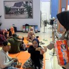Polwan Peduli! Makan hingga Minum Diberikan untuk Keluarga Korban KM Virgo Transport 8